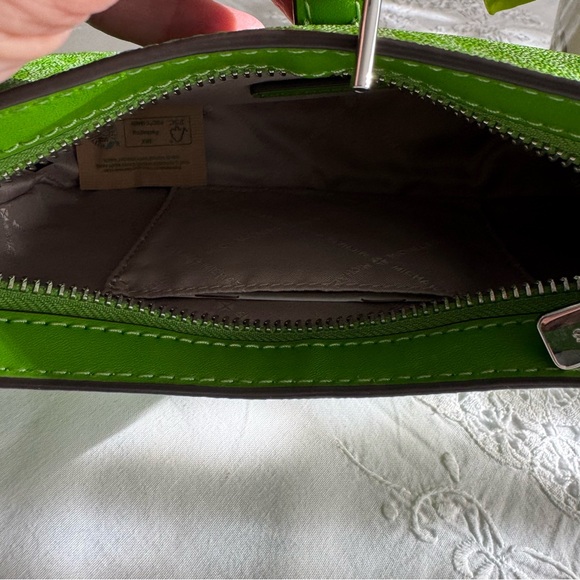 MK Monogram Shoulder Bag NWT  jungle green magnetic closure MK key charm - Picture 8 of 10